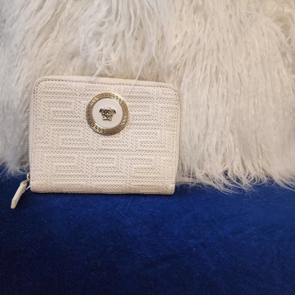 Authentic VERSACE Bi-fold La Medusa Wallet - Picture 6 of 7